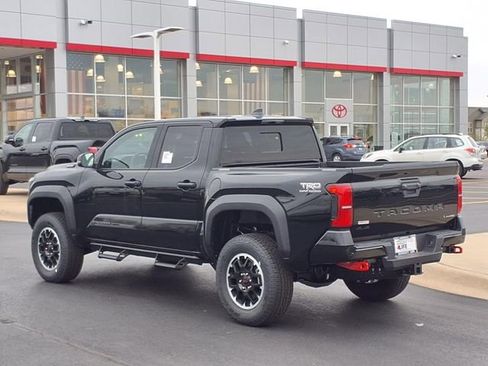 New 2025 Toyota Tacoma TRD Off-Road w/ TRD Off Road Upgrade Package AWD/4WD image 3