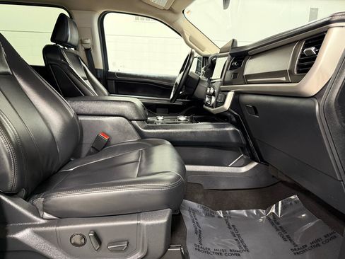 Used 2024 Ford Expedition Max XLT image 24