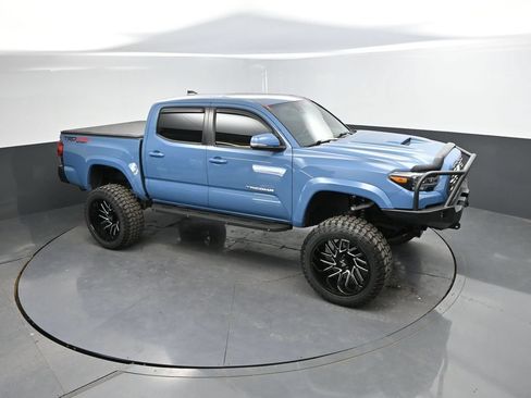Used 2019 Toyota Tacoma TRD Sport AWD/4WD image 23