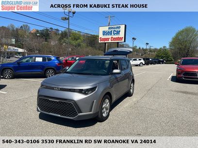 Used 2025 Kia Soul LX w/ LX Technology Package