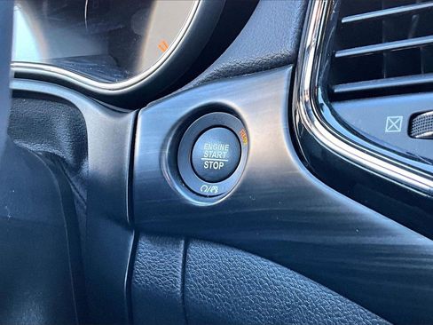 Certified 2022 Jeep Grand Cherokee Laredo X image 28