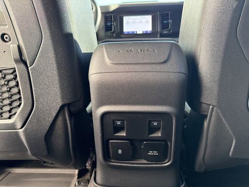 Used 2023 Ford Bronco Black Diamond image 6