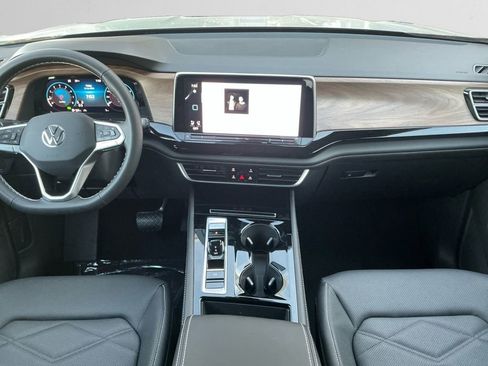 New 2026 Volkswagen Atlas SE image 9