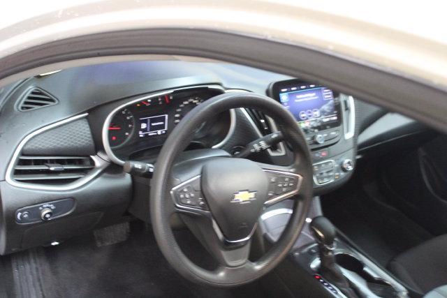 Used 2024 Chevrolet Malibu LT FWD image 14
