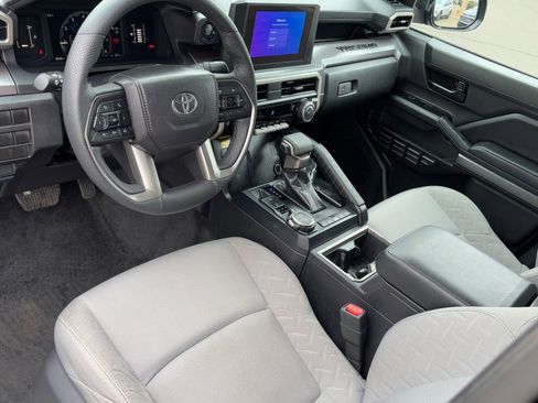 Certified 2025 Toyota Tacoma SR5 image 19