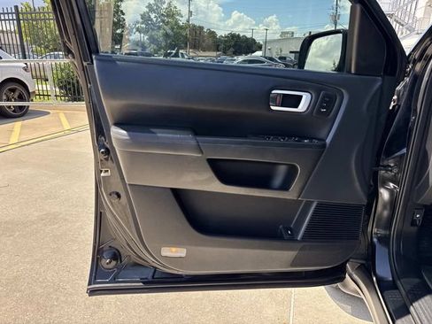 Used 2015 Honda Pilot Touring image 19