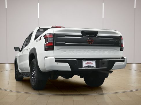 Certified 2025 Nissan Frontier Pro-X RWD image 26