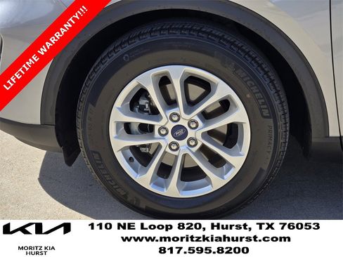 Used 2022 Ford Escape SE image 17