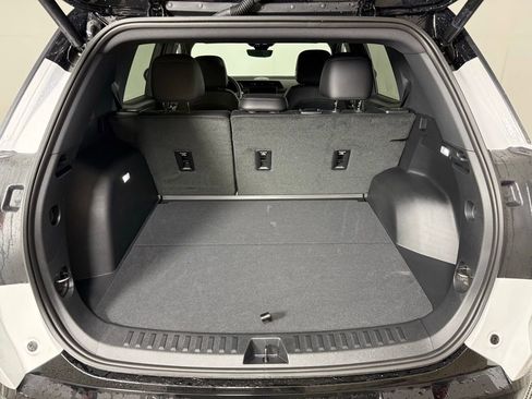 Used 2026 GMC Terrain AT4 w/ Technology Package II image 11