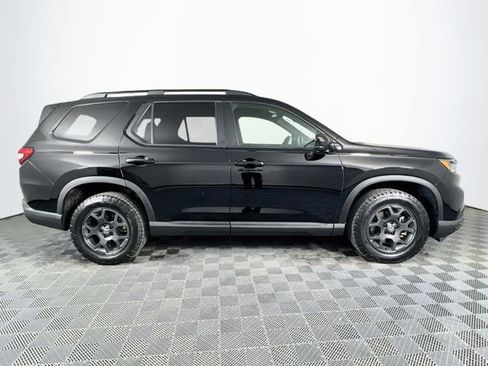Certified 2023 Honda Pilot TrailSport image 8