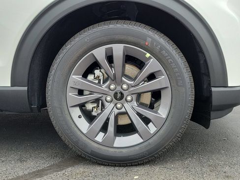 New 2026 Ford Explorer Active w/ Active Comfort Package AWD/4WD image 9