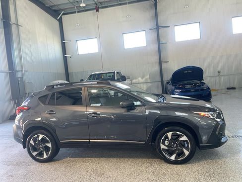 Used 2025 Subaru Crosstrek 2.5i Limited AWD/4WD image 4