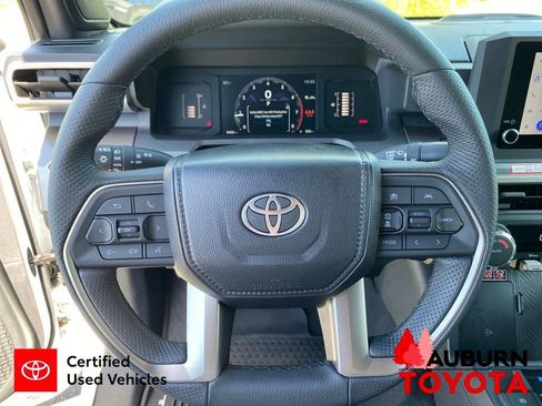 Certified 2025 Toyota Tacoma SR5 w/ SR5 Upgrade Package AWD/4WD image 31