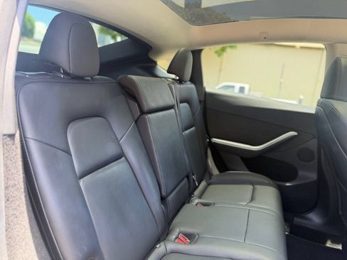 Used 2023 Tesla Model Y Long Range AWD/4WD image 13