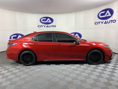 Used 2023 Toyota Camry SE image 2