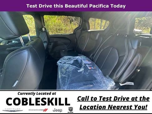 New 2026 Chrysler Pacifica Select FWD image 15