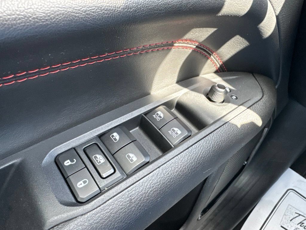 Used 2025 Jeep Compass Trailhawk AWD/4WD image 20