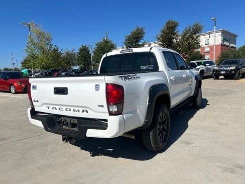 Used 2020 Toyota Tacoma SR5 w/ Technology Package AWD/4WD image 6