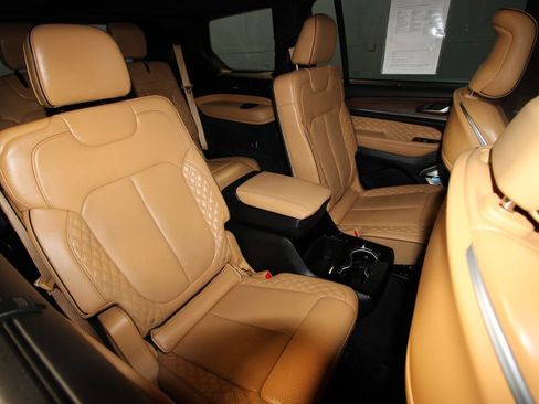 Used 2023 Jeep Grand Cherokee L Summit w/ Advanced Protech Group IV AWD/4WD image 27
