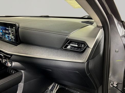 Used 2025 Nissan Kicks SV w/ SV Premium Package image 26