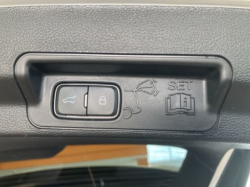 Used 2023 Ford Explorer XLT w/ Equipment Group 202A AWD/4WD image 30