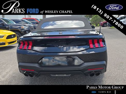 Used 2025 Ford Mustang Premium RWD image 5