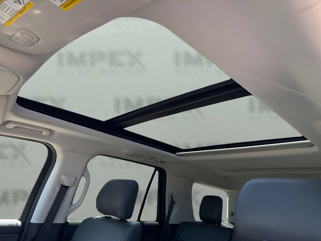 Used 2025 Ford Expedition Active AWD/4WD image 31