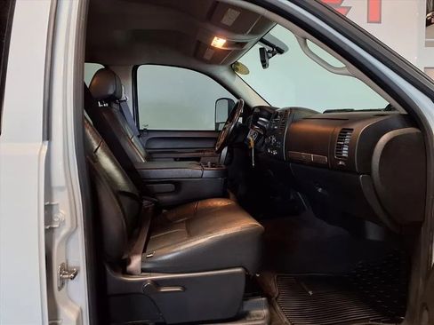 Used 2012 GMC Sierra 2500 SLE w/ SLE Preferred Package image 11