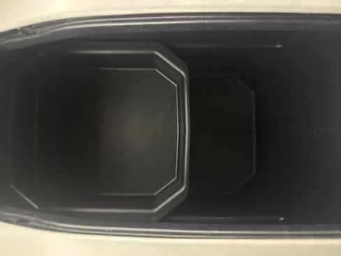 Used 2016 Toyota Highlander LE image 30