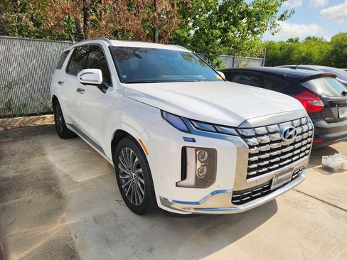 Used 2024 Hyundai Palisade Calligraphy FWD image 3