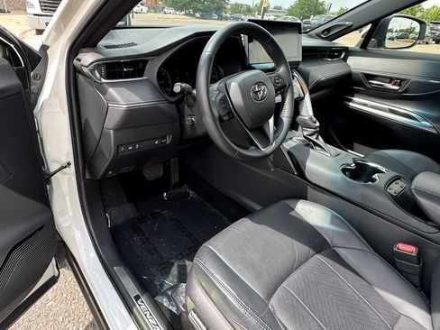 Used 2021 Toyota Venza XLE w/ Softex Package AWD/4WD image 16