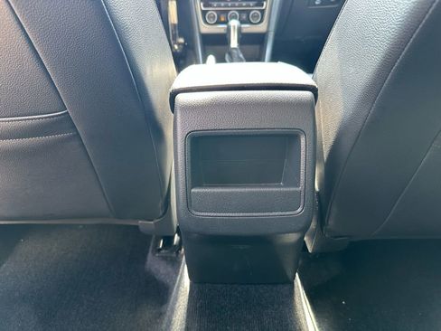 Used 2017 Volkswagen Passat 1.8T R-Line image 35