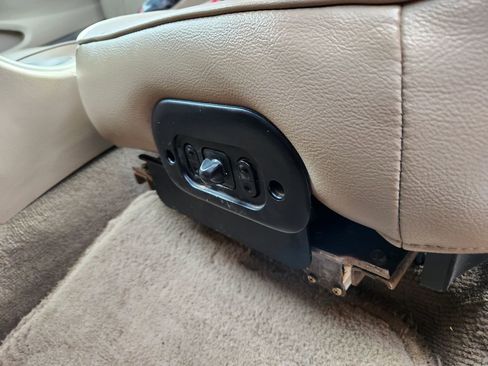 Used 2004 Ford Mustang Convertible image 27