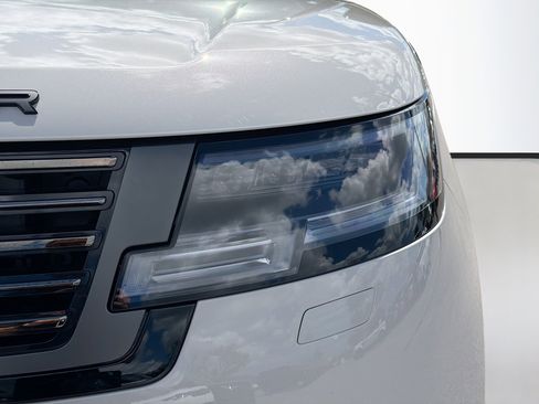 New 2026 Land Rover Range Rover SV image 9