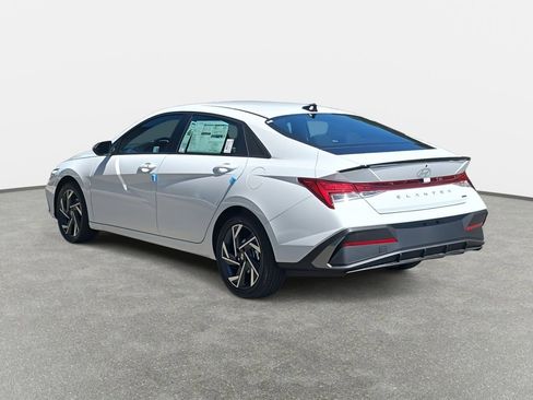 New 2025 Hyundai Elantra SEL image 7