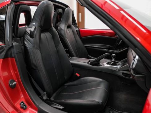 Used 2017 MAZDA MX-5 Miata RF Grand Touring image 34