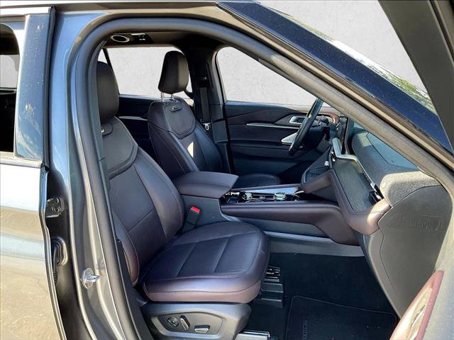 Used 2025 Ford Explorer Platinum RWD image 7