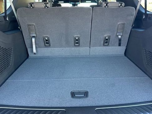 New 2026 Chevrolet Suburban LS image 21