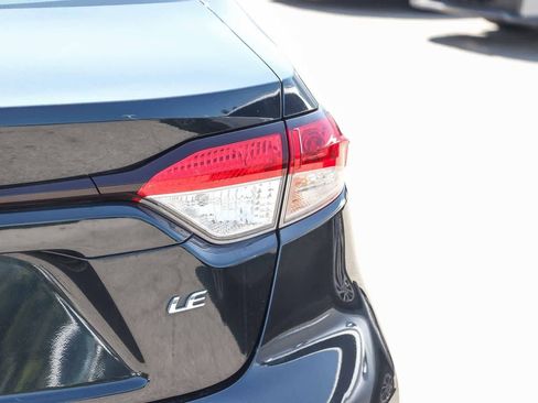 Used 2021 Toyota Corolla LE w/ Carpet Mat Package (TMS) image 11
