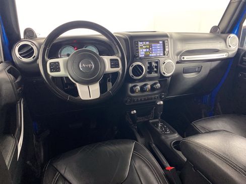Used 2014 Jeep Wrangler Unlimited Sahara AWD/4WD image 32