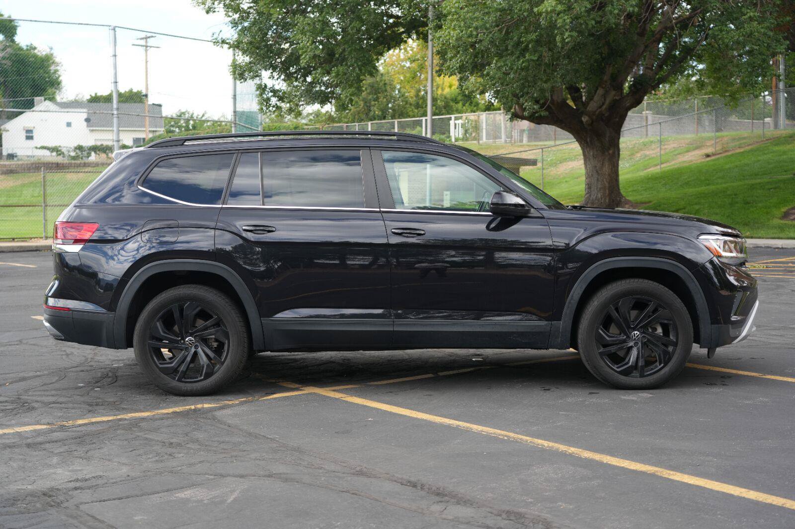 Used 2023 Volkswagen Atlas SE AWD/4WD image 6