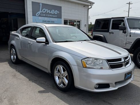 Used 2011 Dodge Avenger Lux FWD image 4