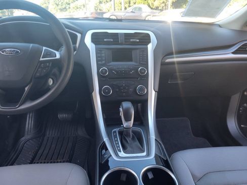 Used 2014 Ford Fusion S FWD image 10