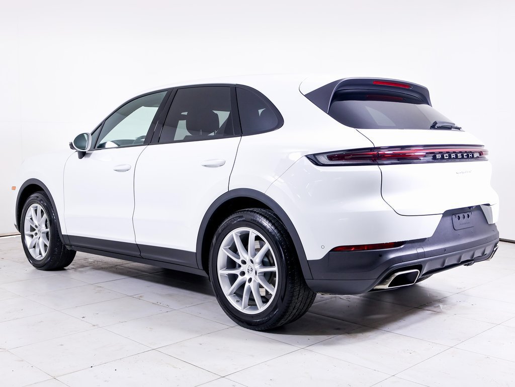 Certified 2025 Porsche Cayenne AWD/4WD image 3