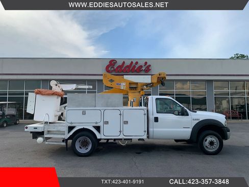 Used 2006 Ford F550 2WD Regular Cab Super Duty image 1
