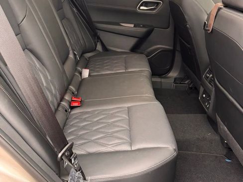 Used 2026 Nissan Rogue Platinum w/ Platinum Premium Package image 13