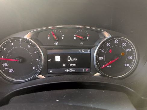 Used 2022 GMC Terrain AT4 w/ Infotainment Package II image 17