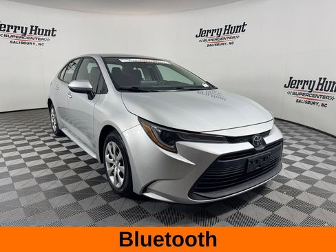 Used 2024 Toyota Corolla LE image 6
