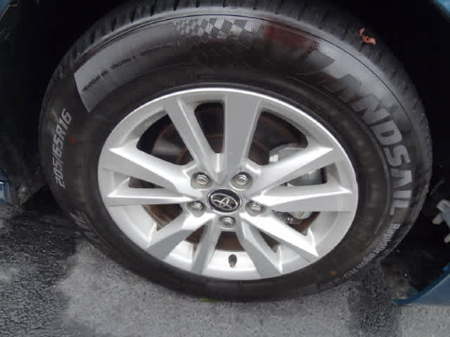 Used 2025 Toyota Camry LE FWD image 16