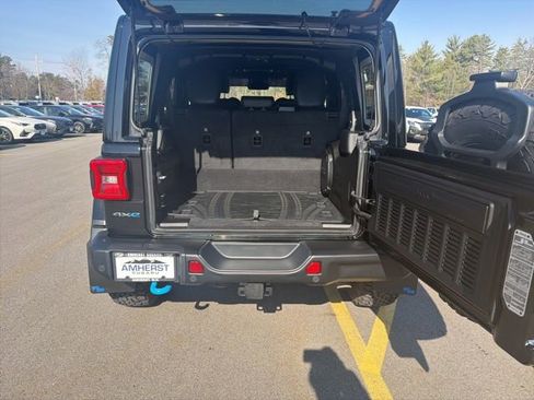 Used 2024 Jeep Wrangler Unlimited Rubicon 4xe image 9